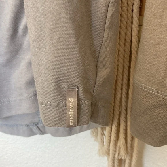 Patagonia Women's Gray Long Sleeve Top - Picture 4 of 5